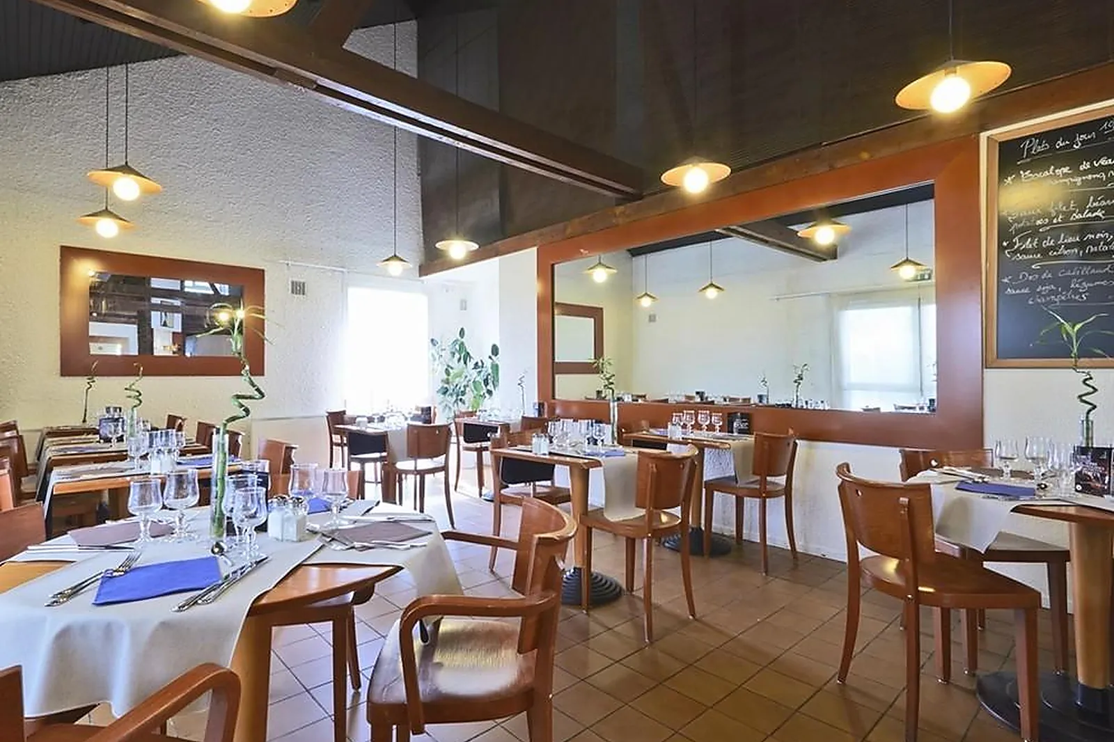 Lieux événementiels, KYRIAD PARIS OUEST VILLENEUVE LA GARENNE