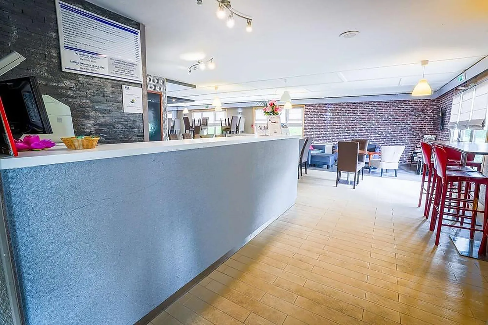 Lieux événementiels, KYRIAD PERONNE