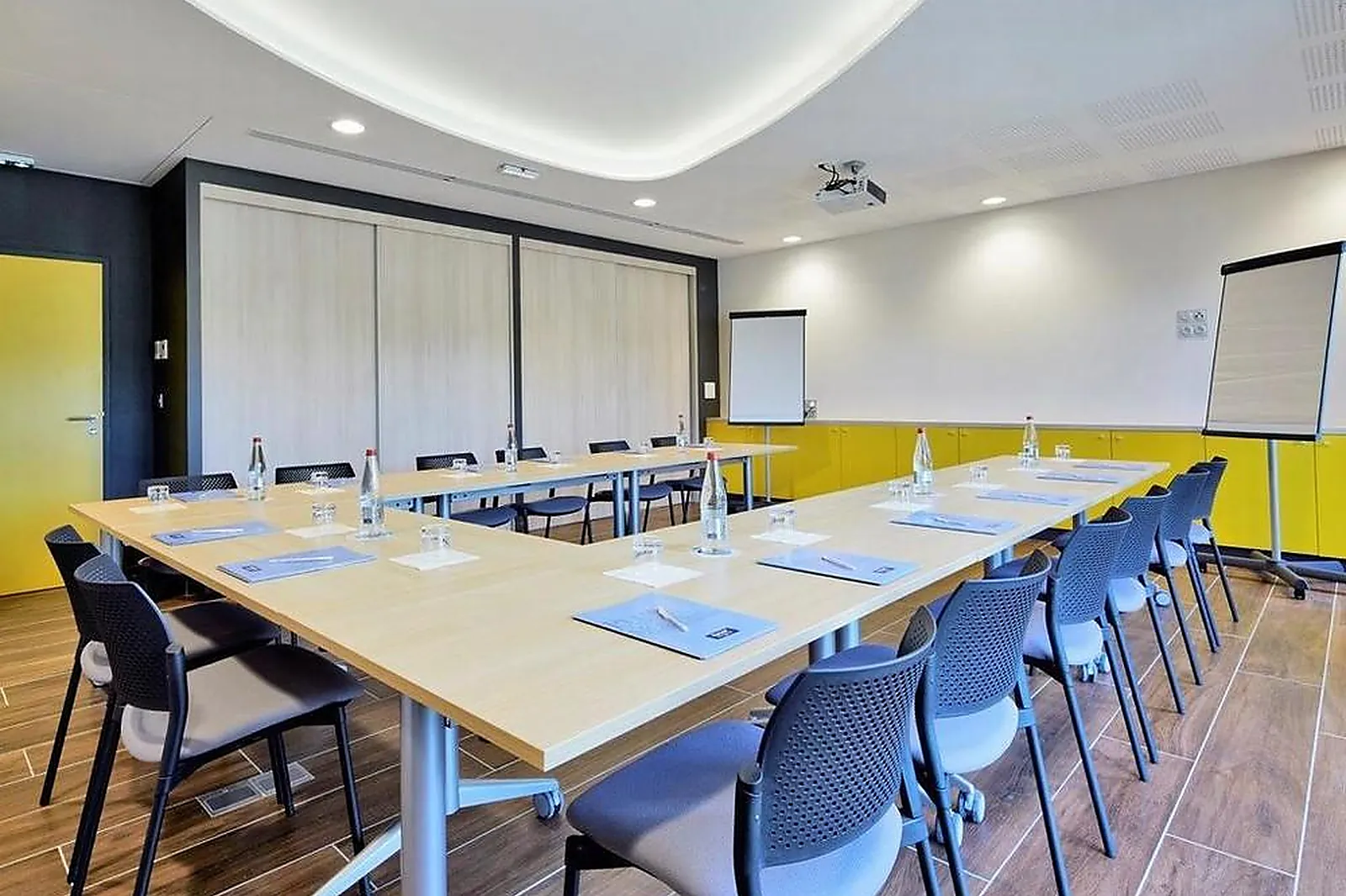 Lieux événementiels, KYRIAD PRESTIGE PAU ZÉNITH