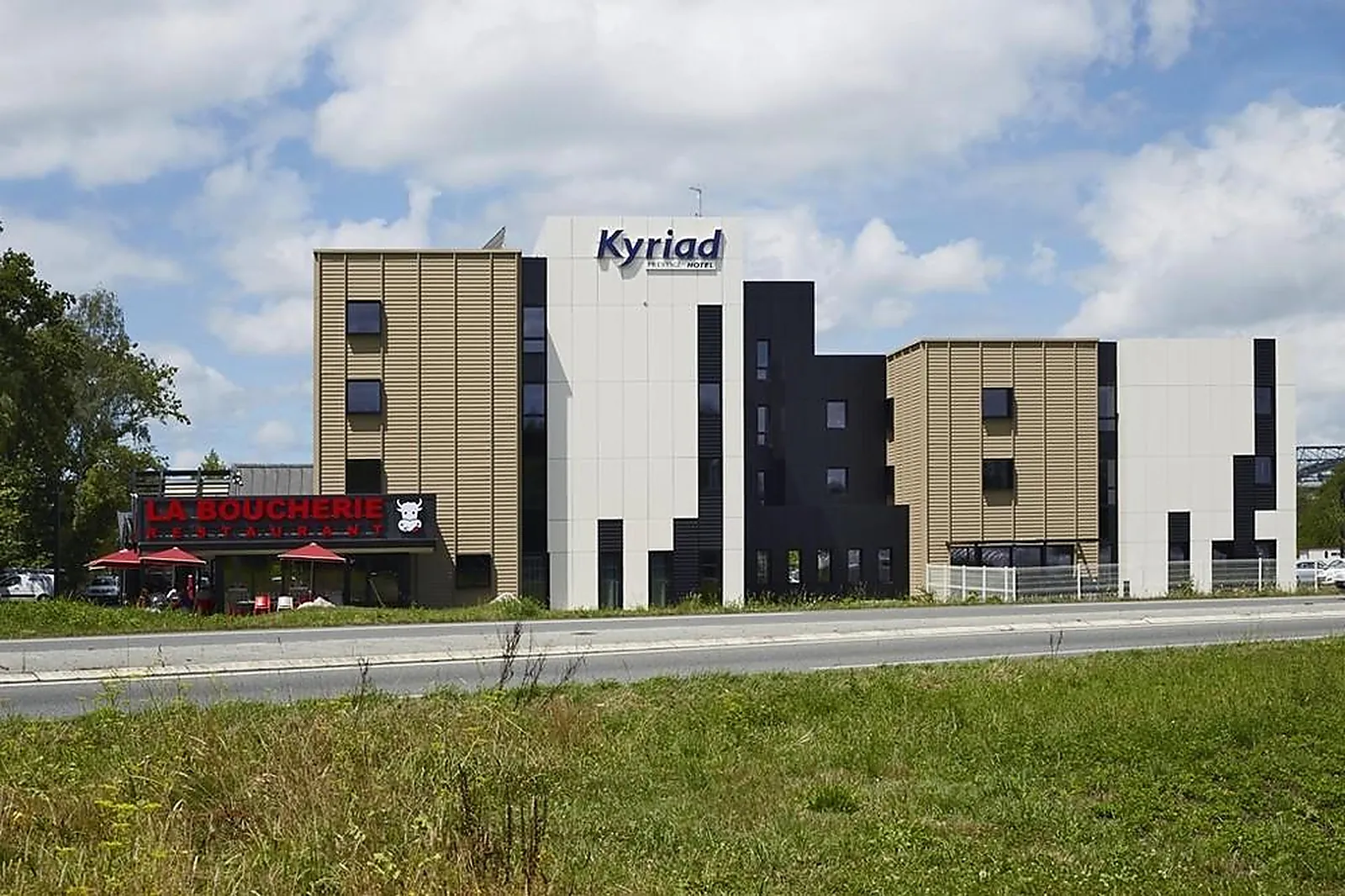 Lieux événementiels, KYRIAD PRESTIGE PAU ZÉNITH