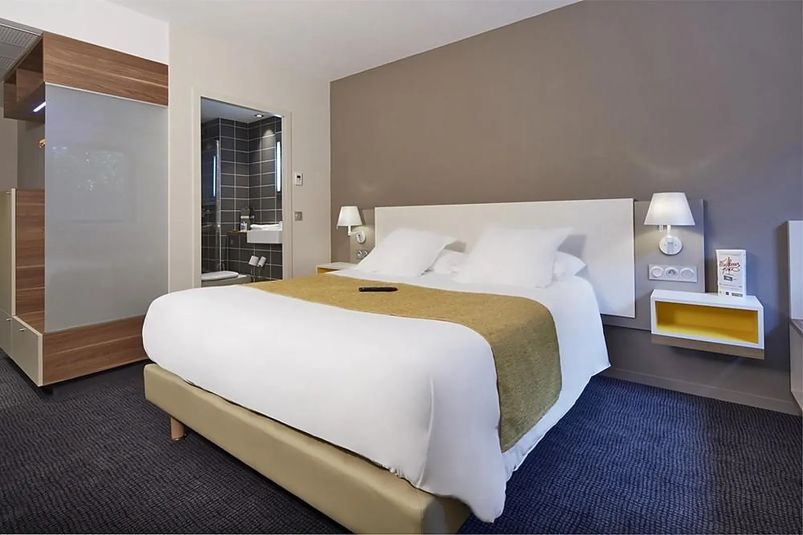 Lieux événementiels, KYRIAD PRESTIGE PAU ZÉNITH