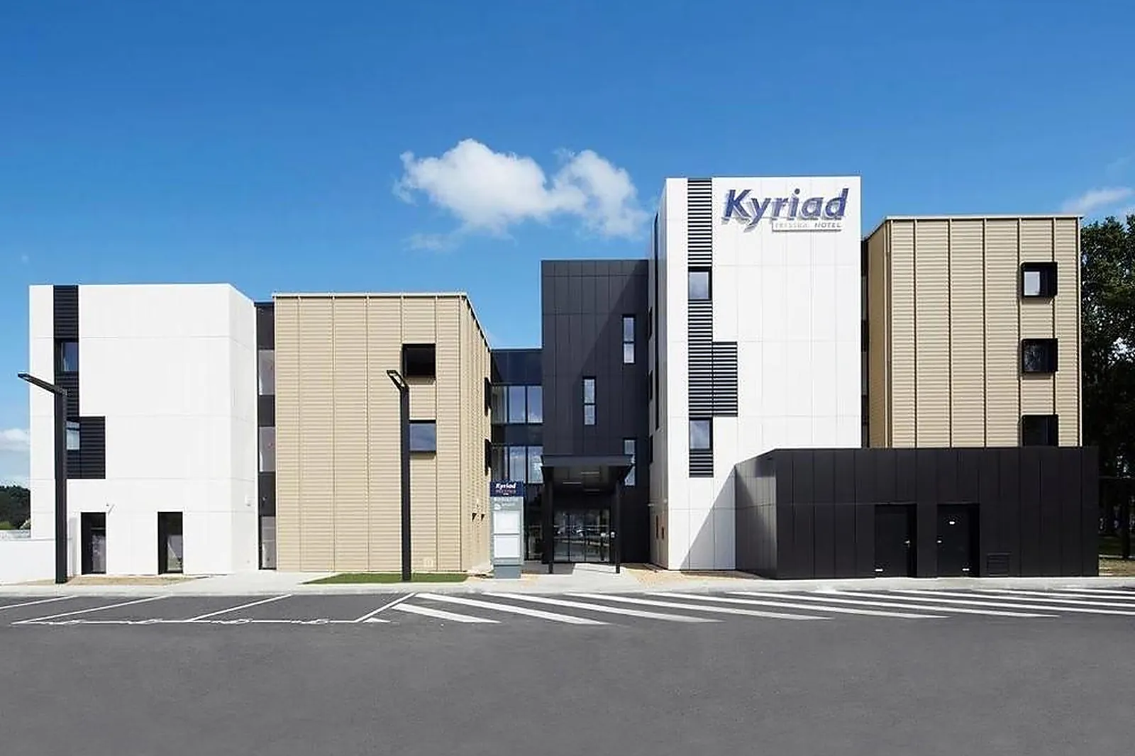 Lieux événementiels, KYRIAD PRESTIGE PAU ZÉNITH