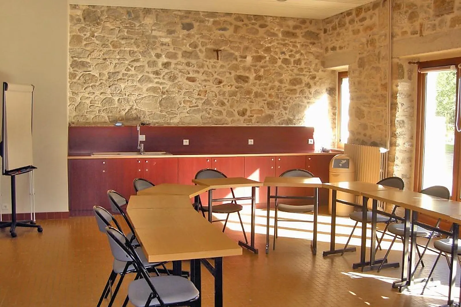 Lieux événementiels, L'ABBAYE DE ST-JACUT DE LA MER