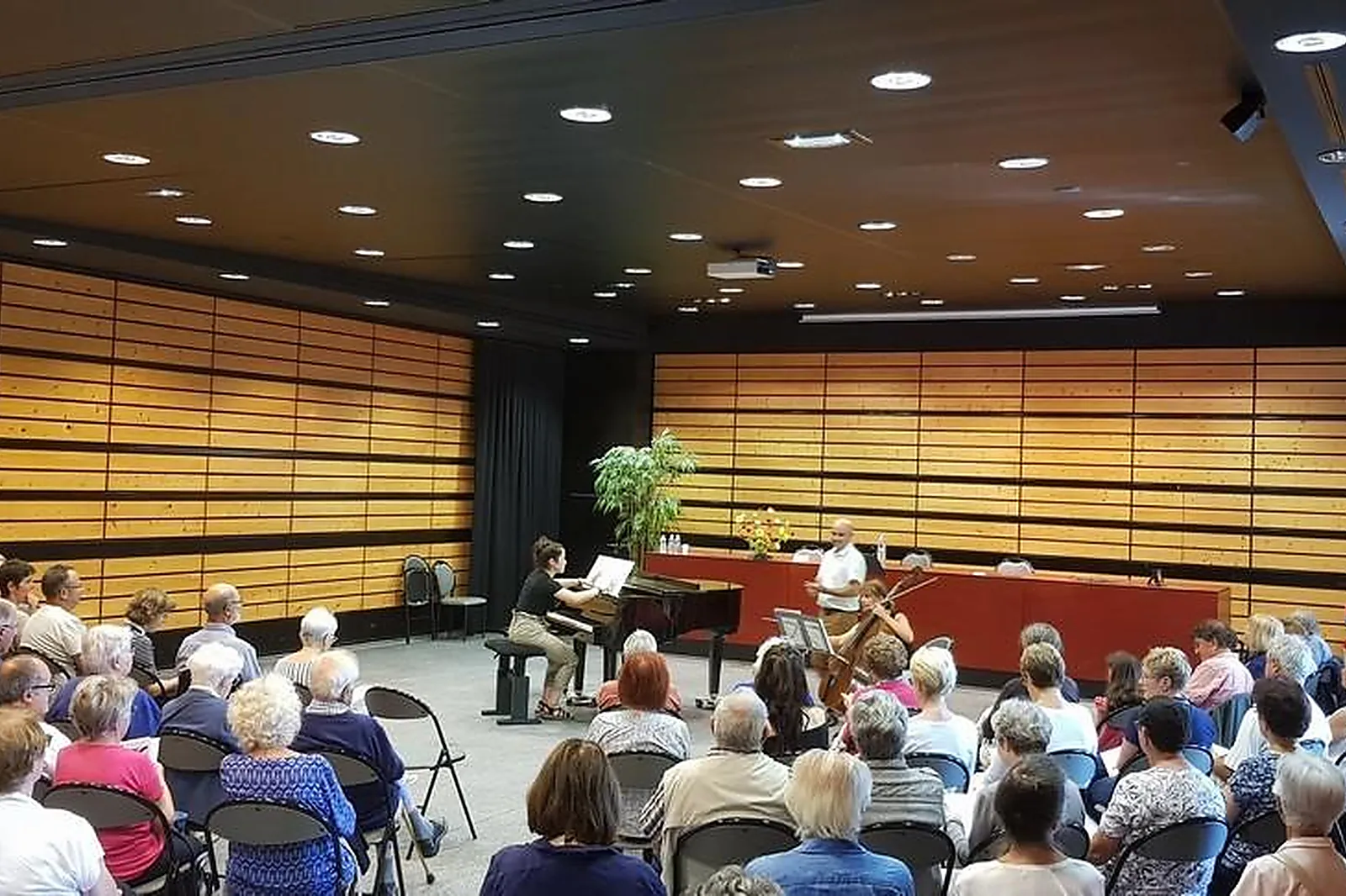 Lieux événementiels, L'ABBAYE DE ST-JACUT DE LA MER