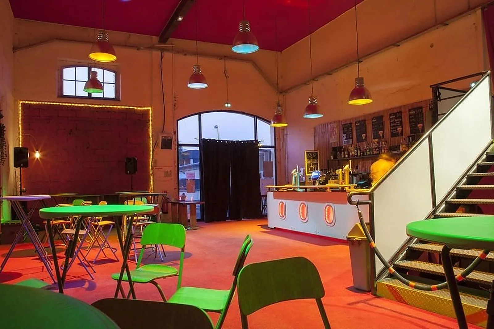 Lieux événementiels, L'AÉROGARE