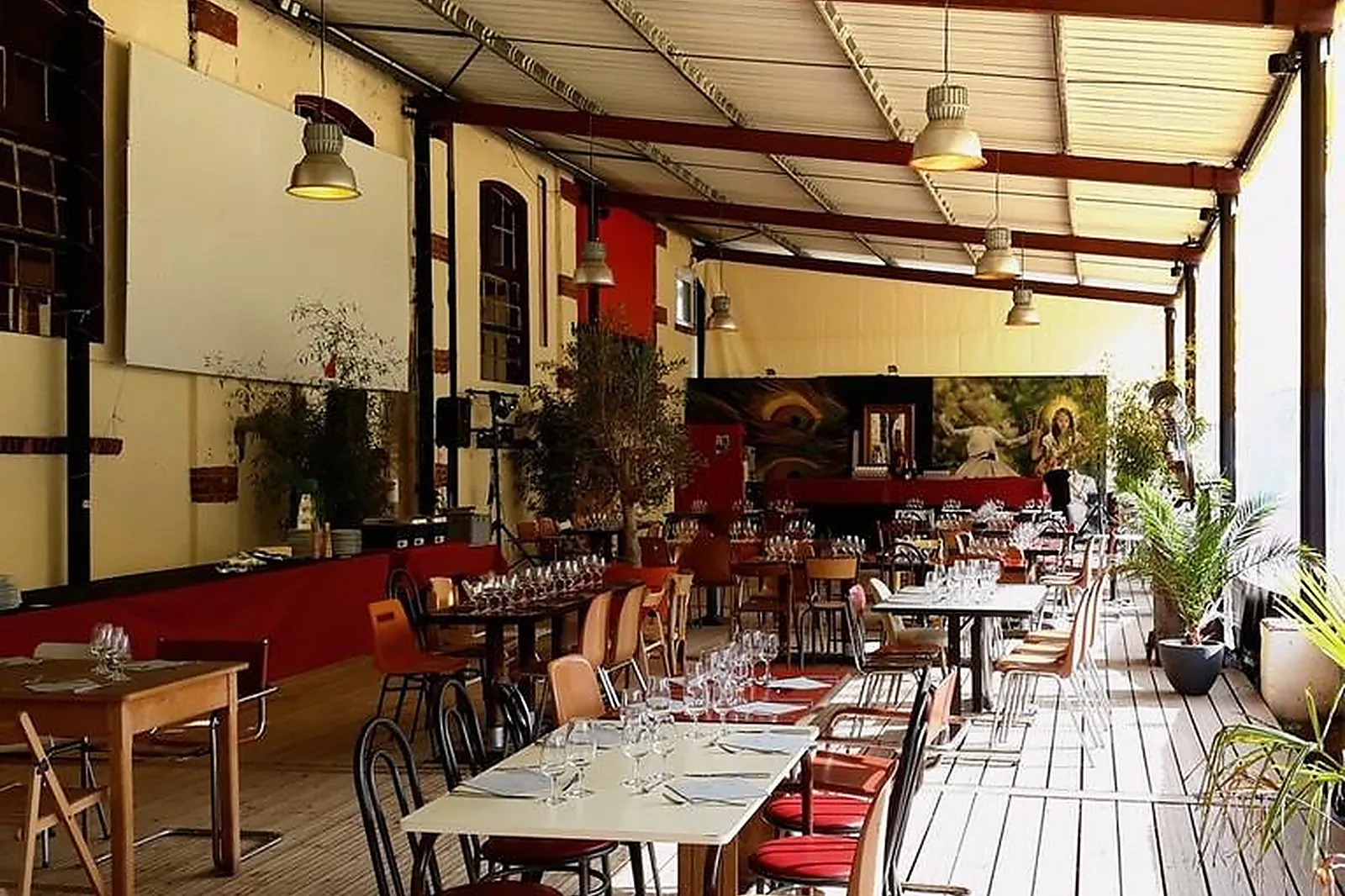 Lieux événementiels, L'AÉROGARE