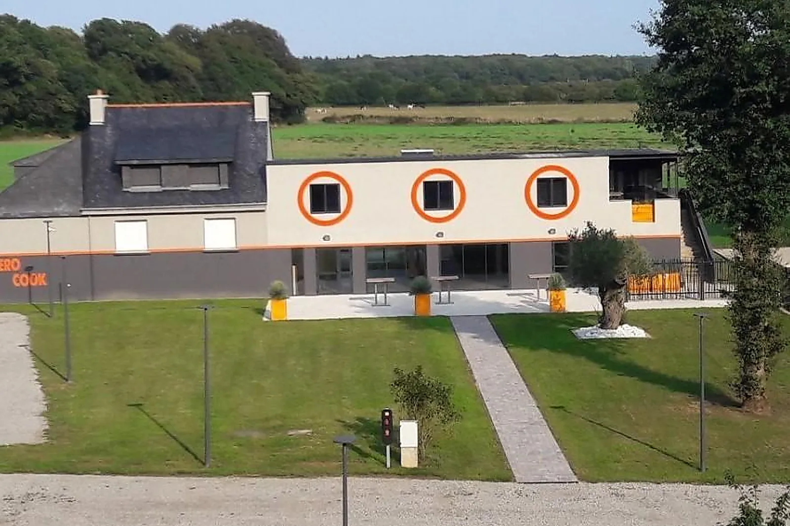 Lieux événementiels, L'AÉROPISTE