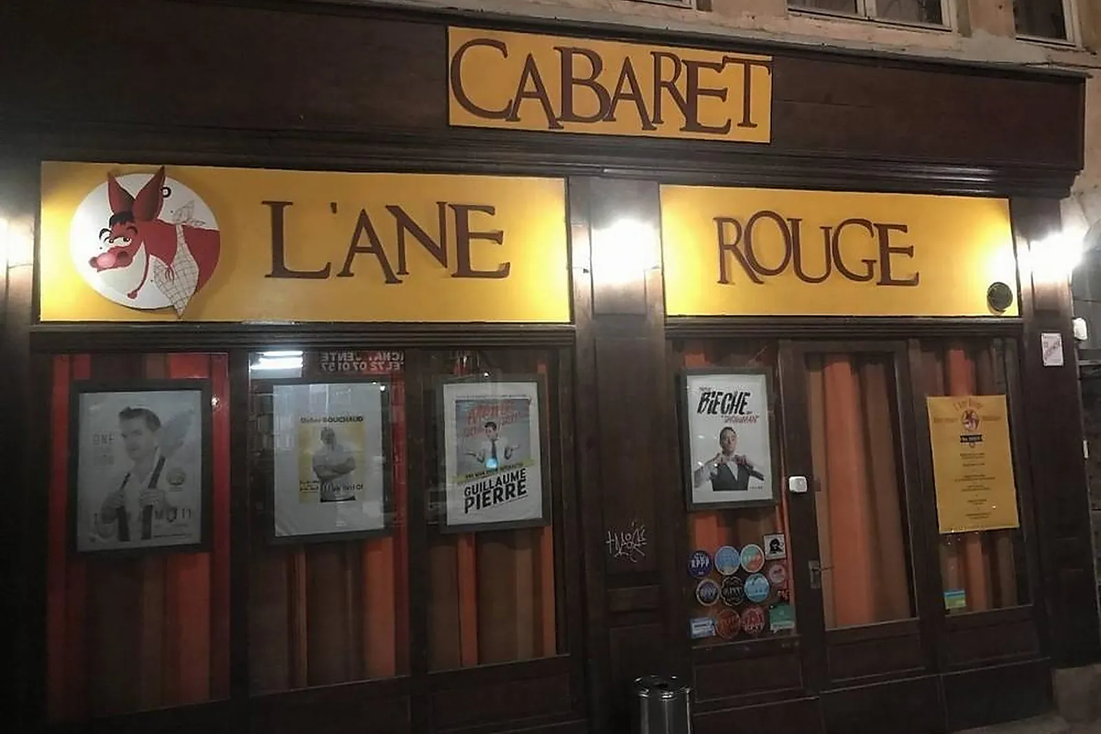 Lieux événementiels, L'ÂNE ROUGE