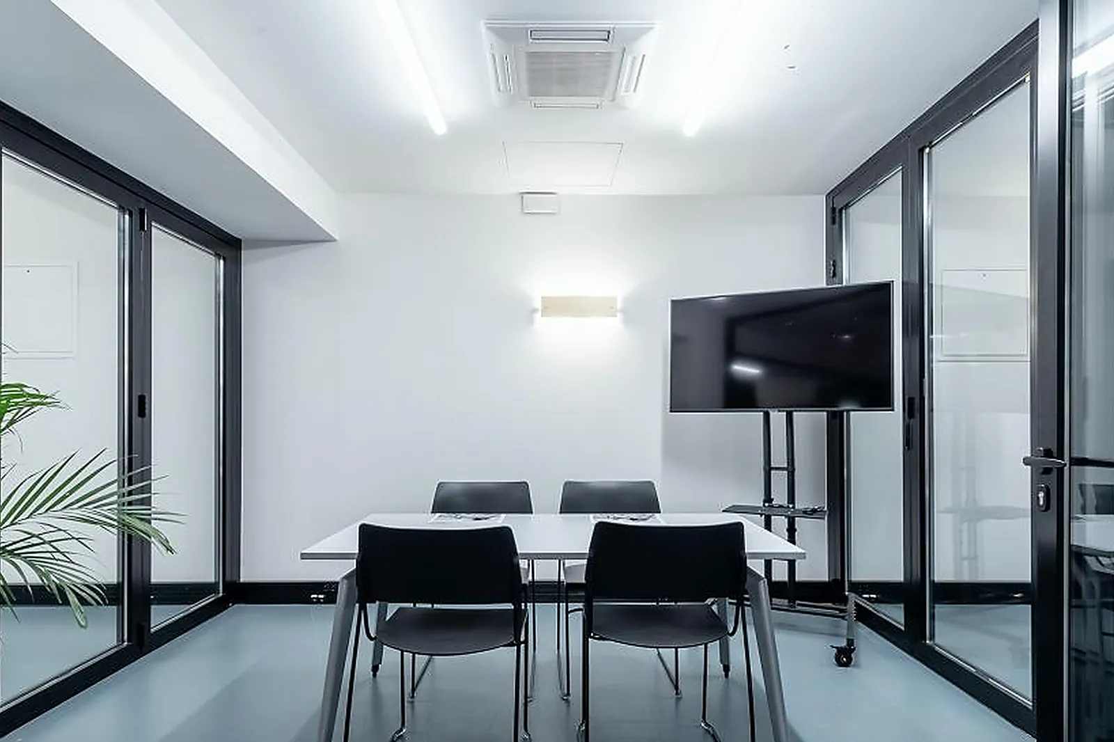 Lieux événementiels, LL&RSQUO;ANTENNE