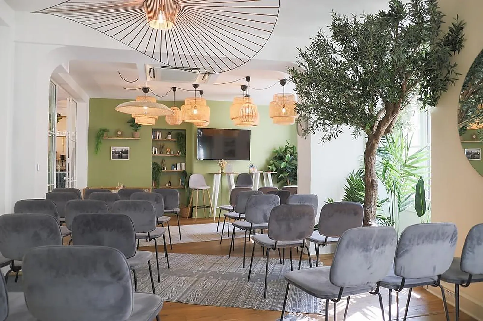 Lieux événementiels, LL&RSQUO;APPARTEMENT REEVE