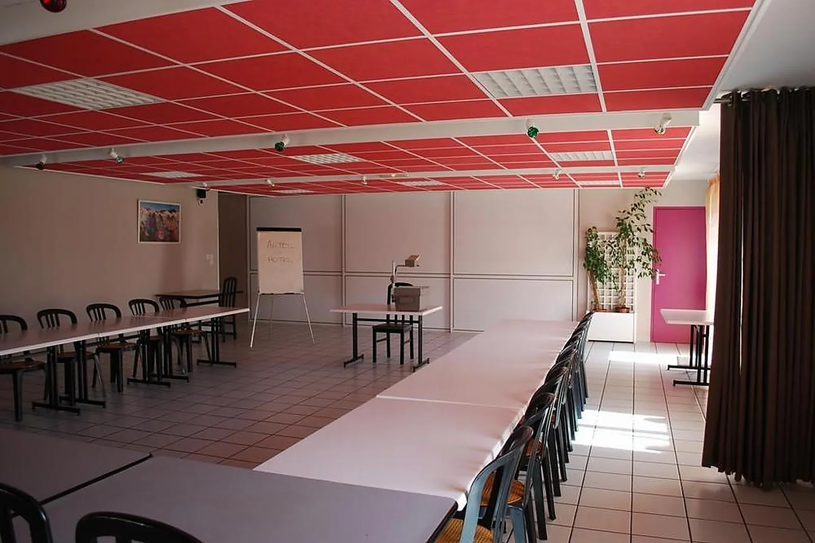 Lieux événementiels, L'ARTEL HÔTEL