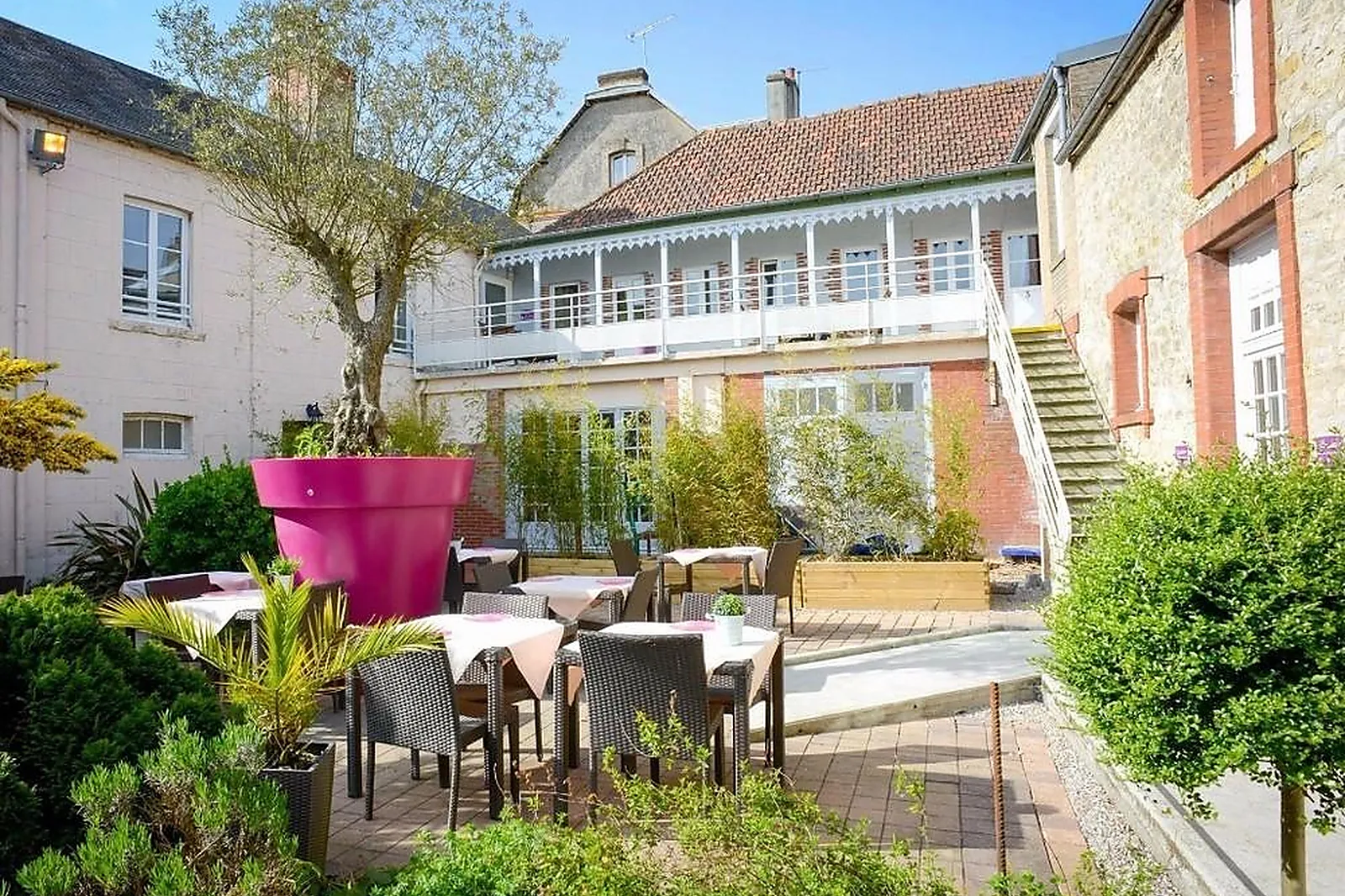 Lieux événementiels, LL&RSQUO;AUBERGE NORMANDE