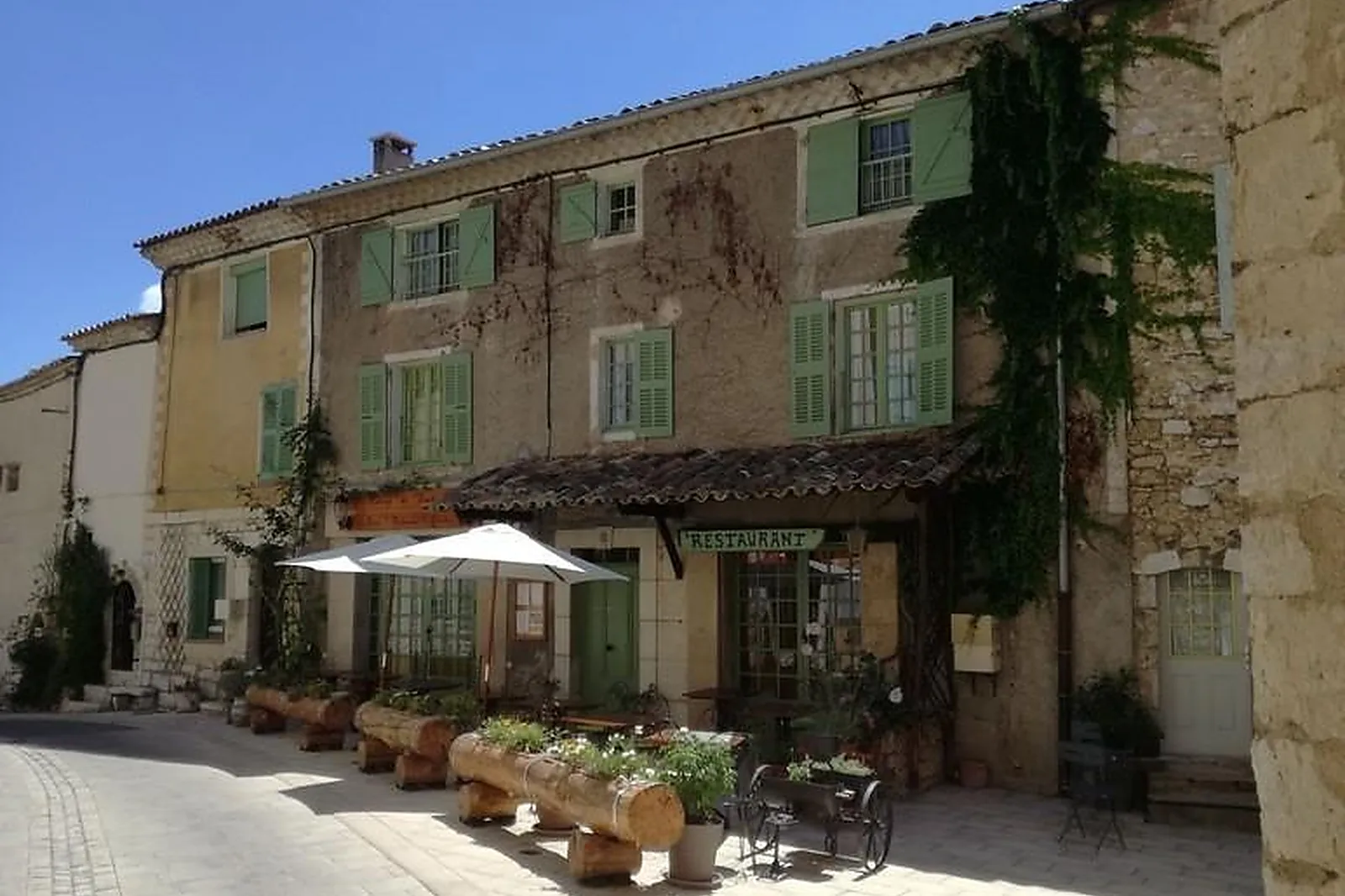 Lieux événementiels, LL&RSQUO;AUBERGE DE BAUDINARD