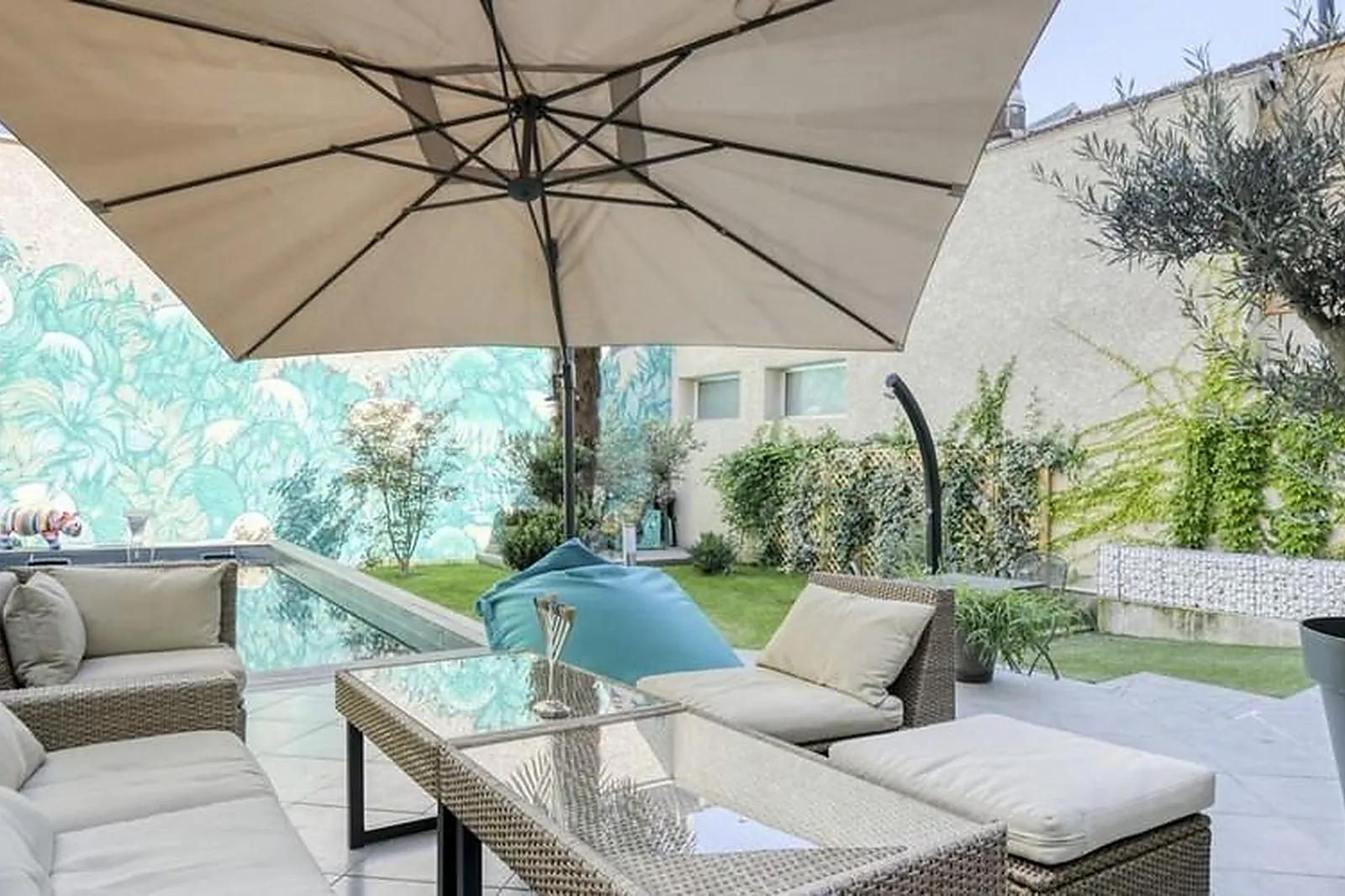 Lieux événementiels, LL&RSQUO;AUGUSTERIE