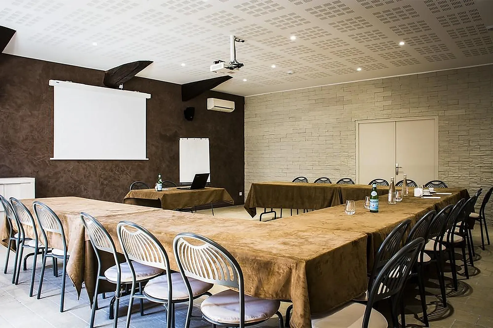 Lieux événementiels, LL&RSQUO;ECHAPPÉE BELLE BEAUVAILLON