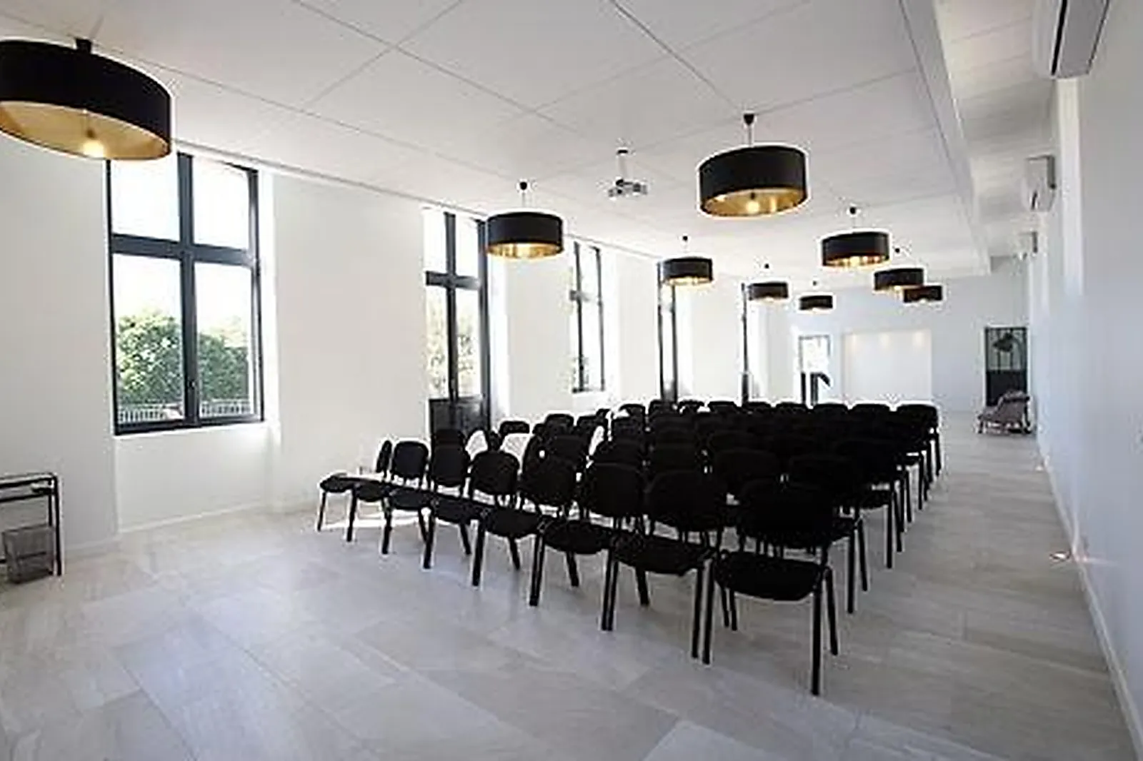 Lieux événementiels, LL&RSQUO;ECOLE BUISSONNIÈRE