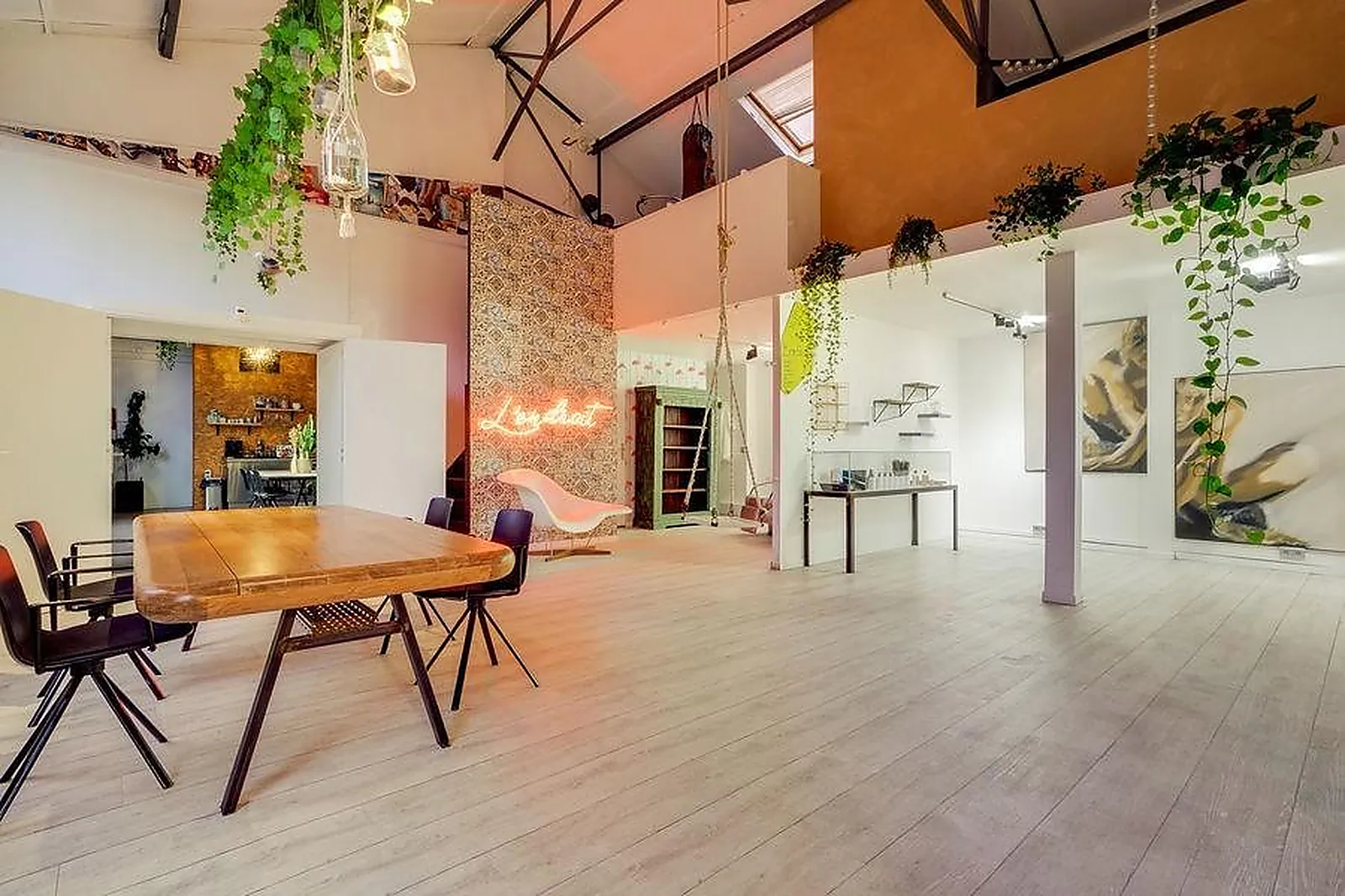 Lieux événementiels, LL&RSQUO;ENDROIT