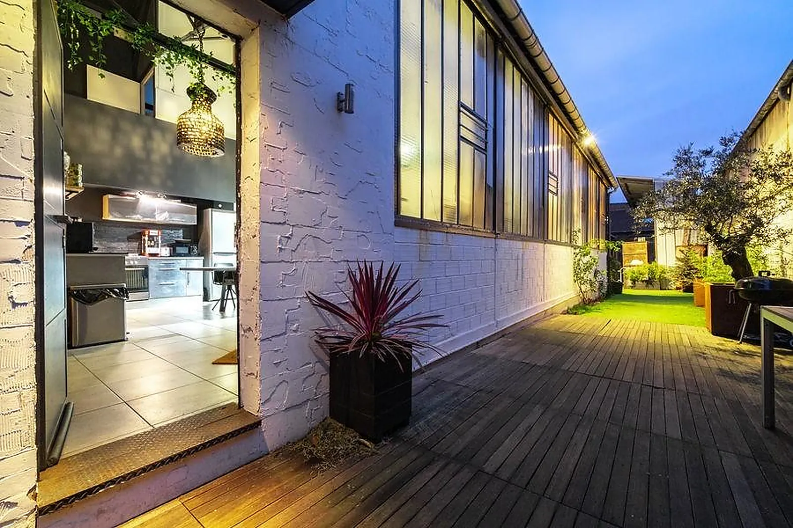 Lieux événementiels, LL&RSQUO;ENDROIT