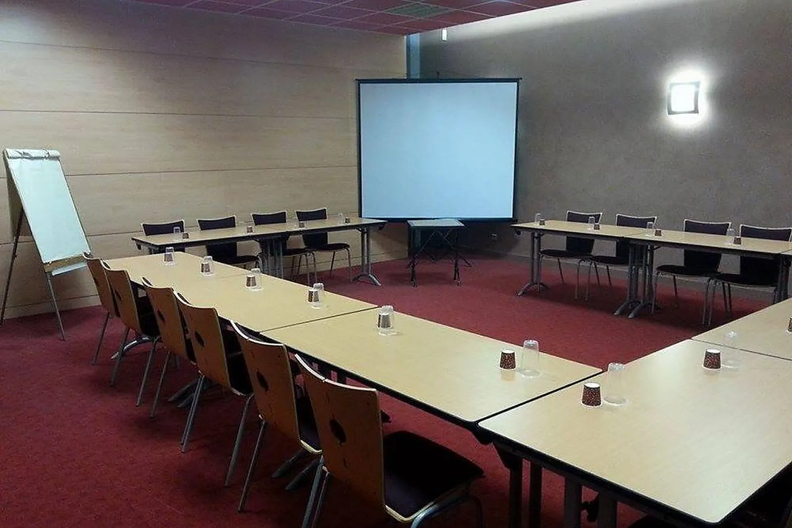 Lieux événementiels, LL&RSQUO;ENJOY BOWLING