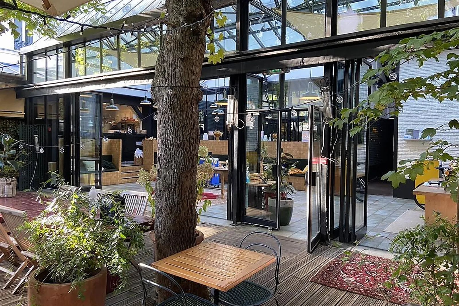 Lieux événementiels, LL&RSQUO;ENTREPÔT