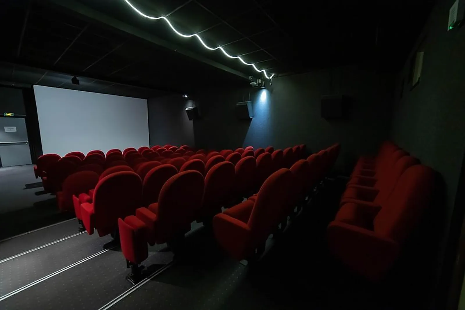 Lieux événementiels, LL&RSQUO;ENTREPÔT