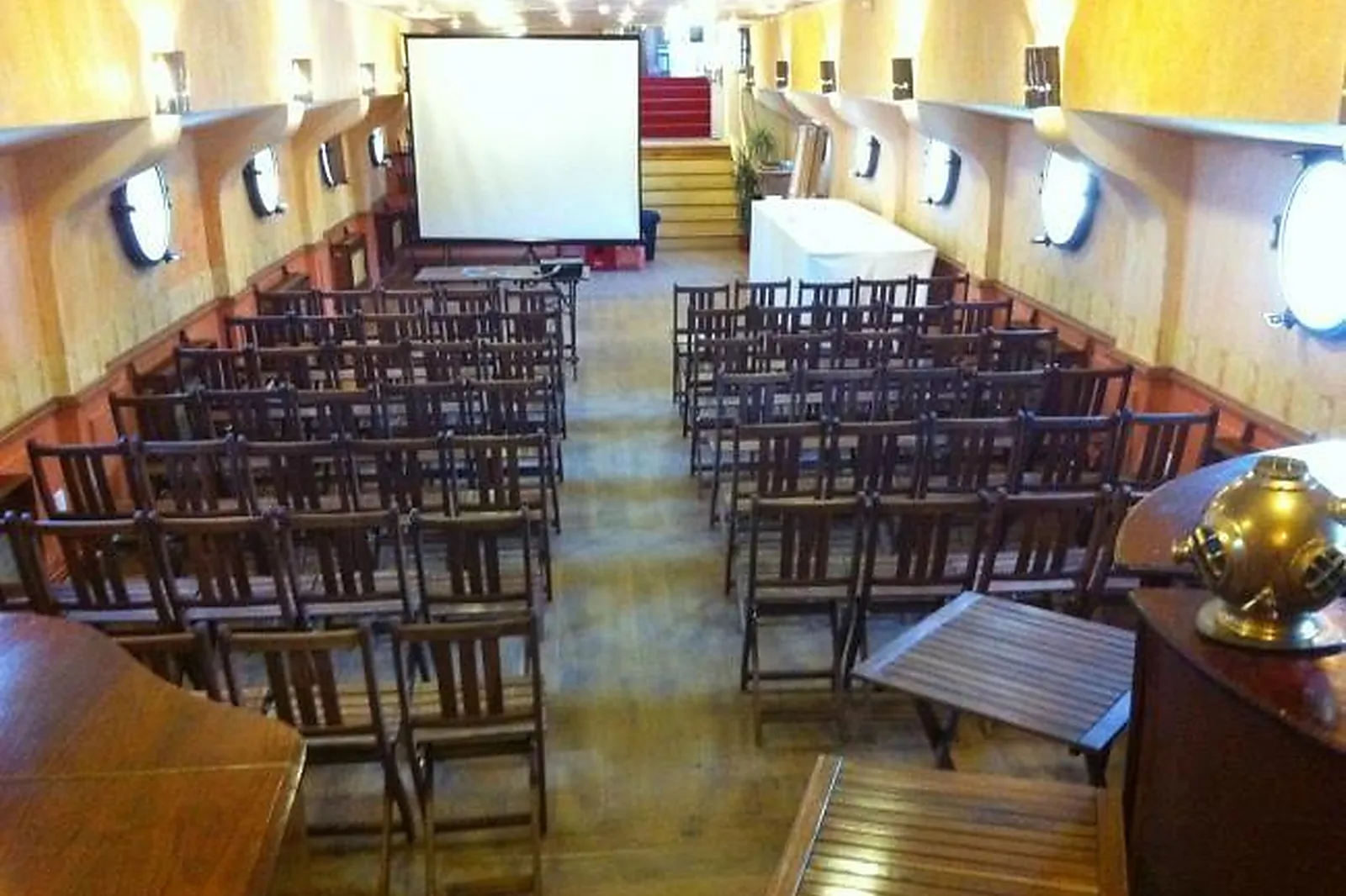 Lieux événementiels, LL&RSQUO;EQUITE