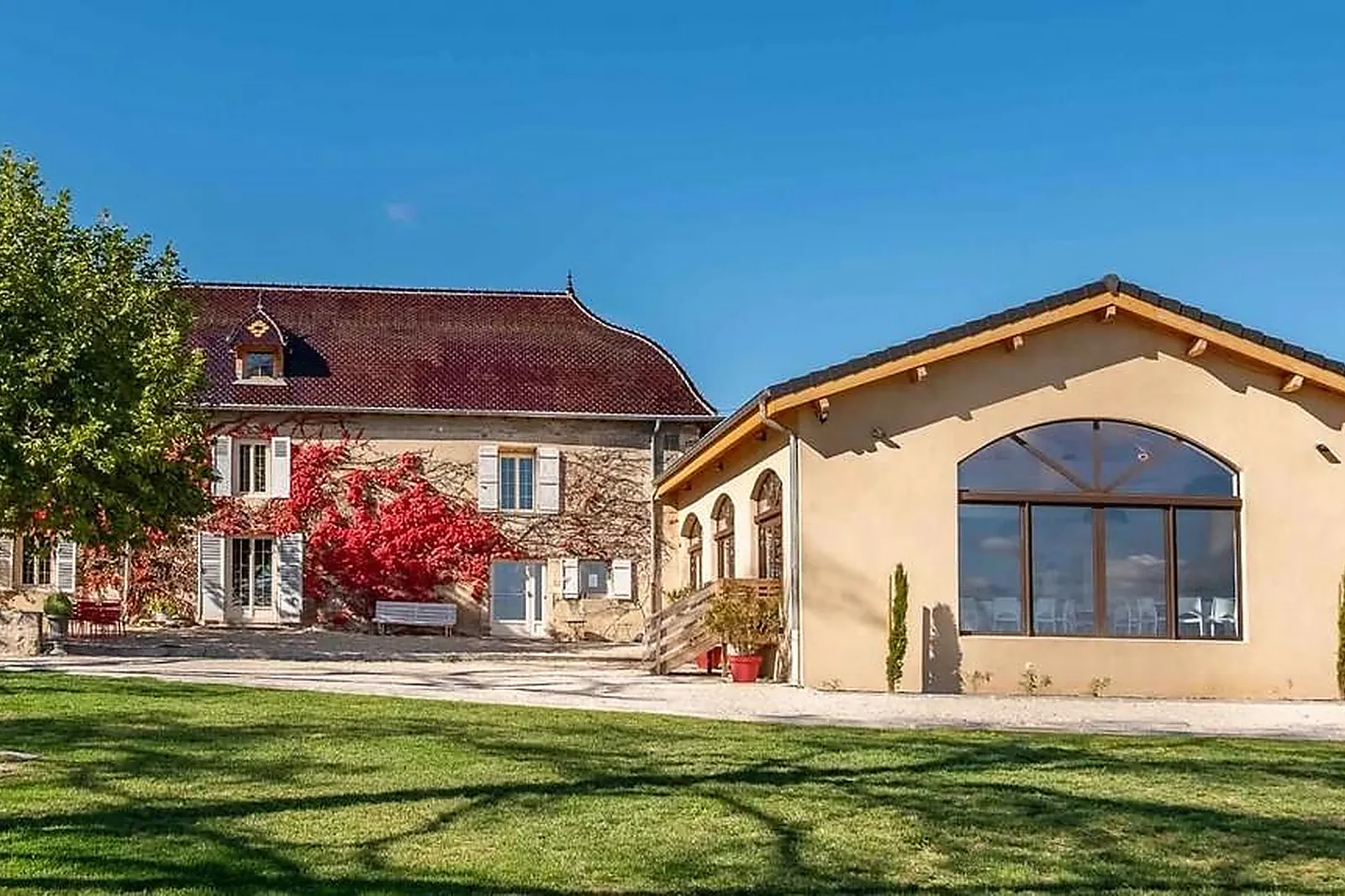 Lieux événementiels, LL&RSQUO;ERMITAGE DE BROUILLY