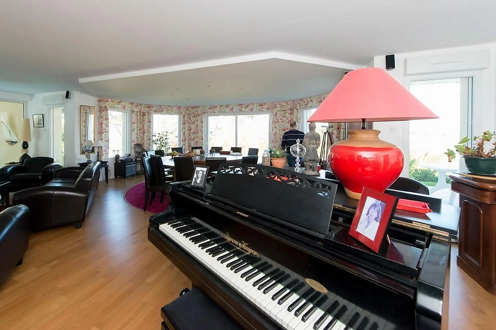 Lieux événementiels, LL&RSQUO;ESCALE