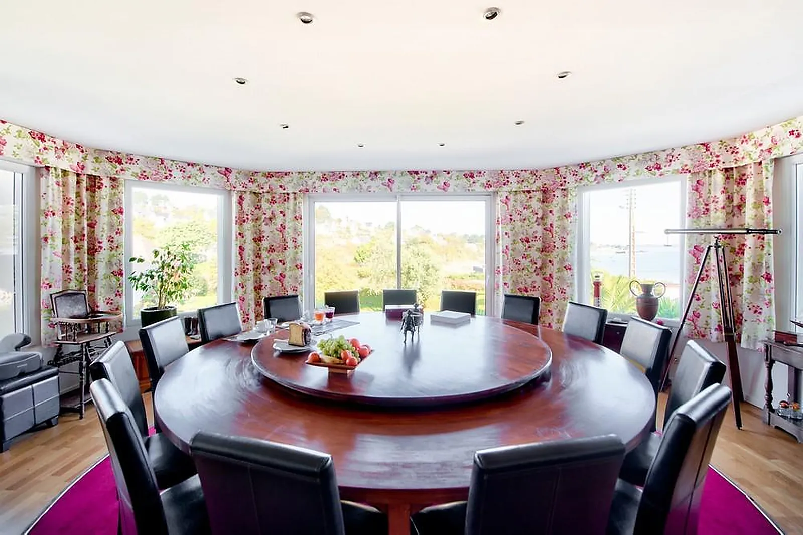 Lieux événementiels, LL&RSQUO;ESCALE