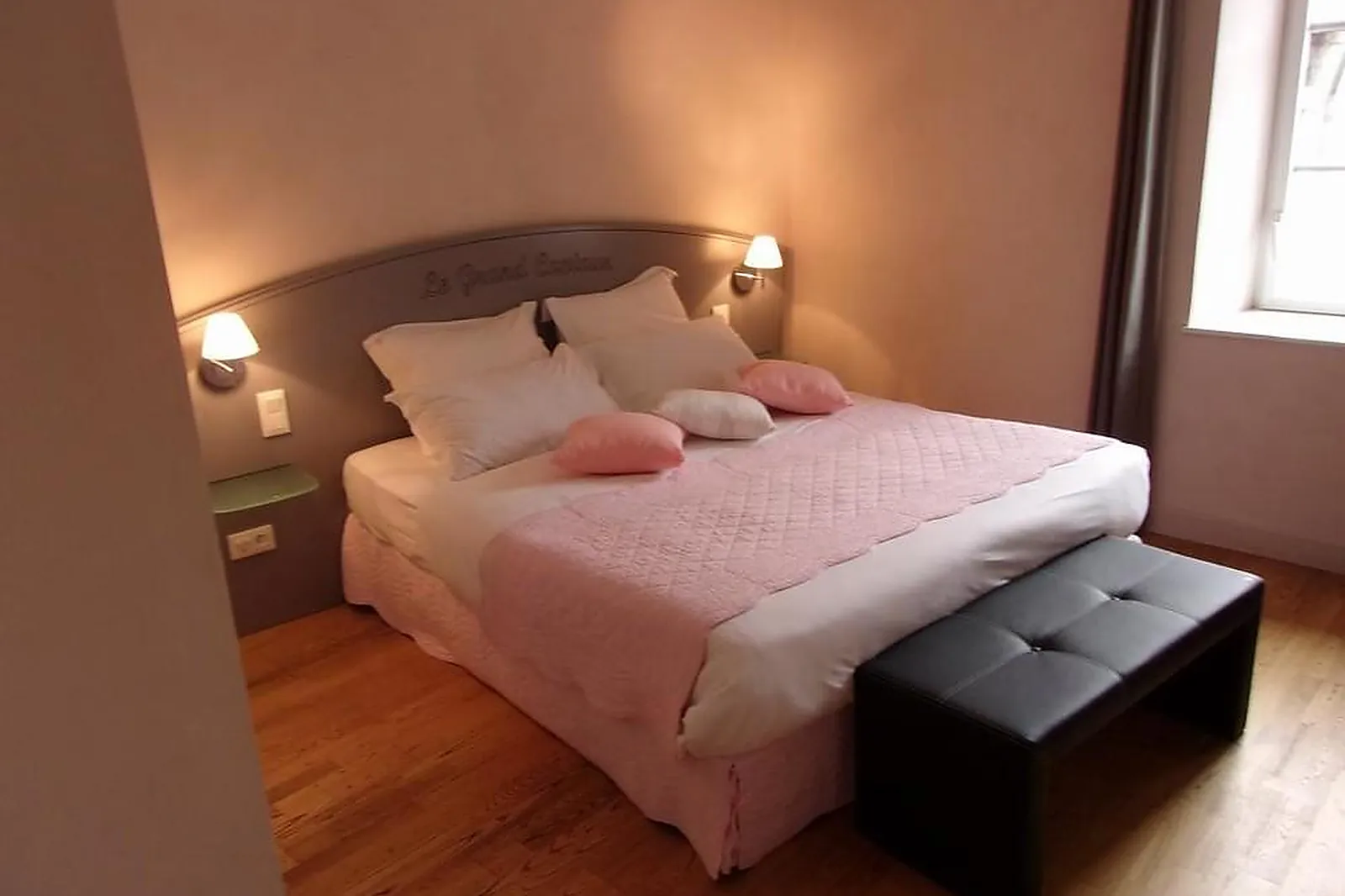 Lieux événementiels, LL&RSQUO;ESCALE HALLOAISE