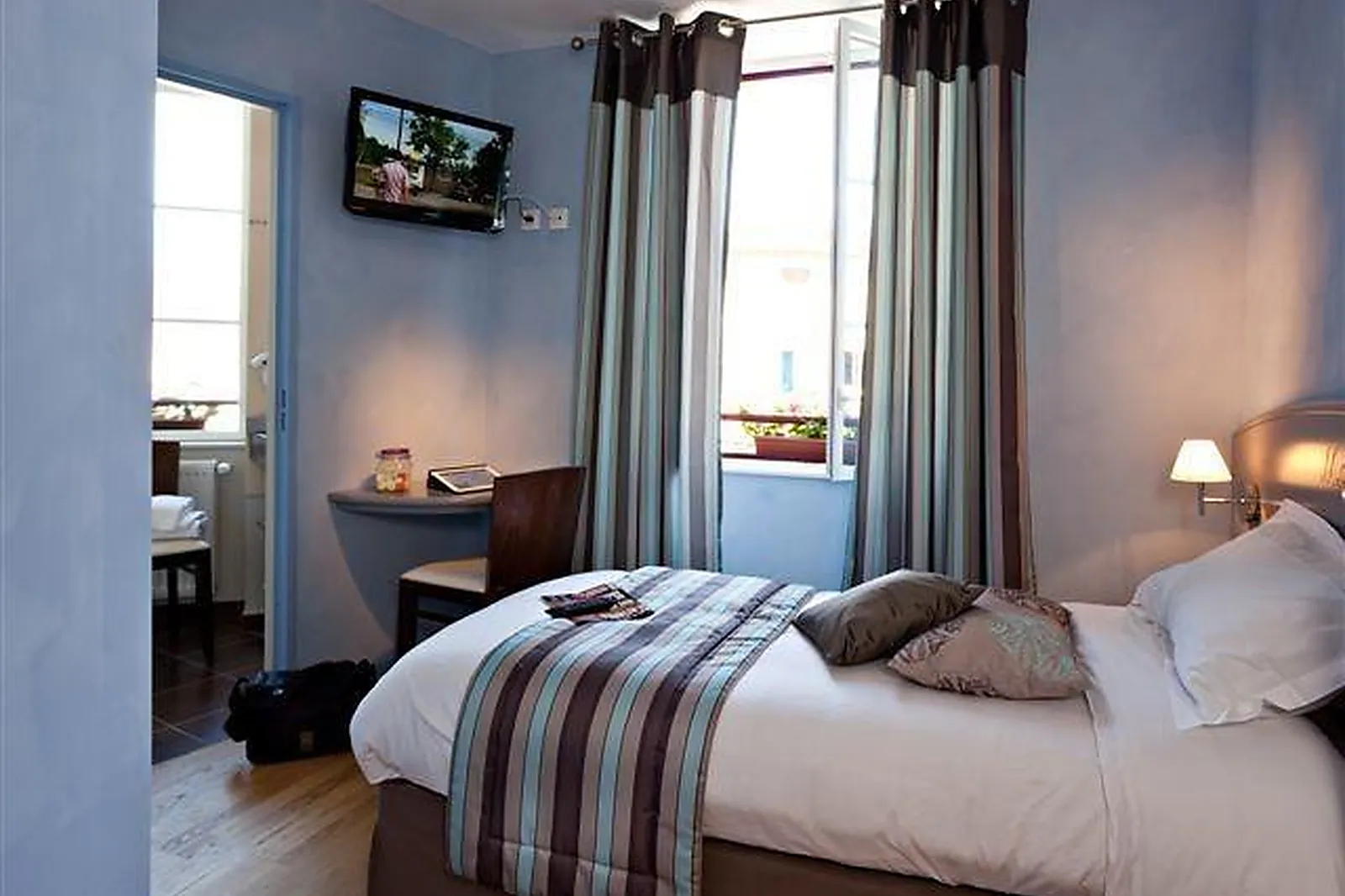 Lieux événementiels, LL&RSQUO;ESCALE HALLOAISE