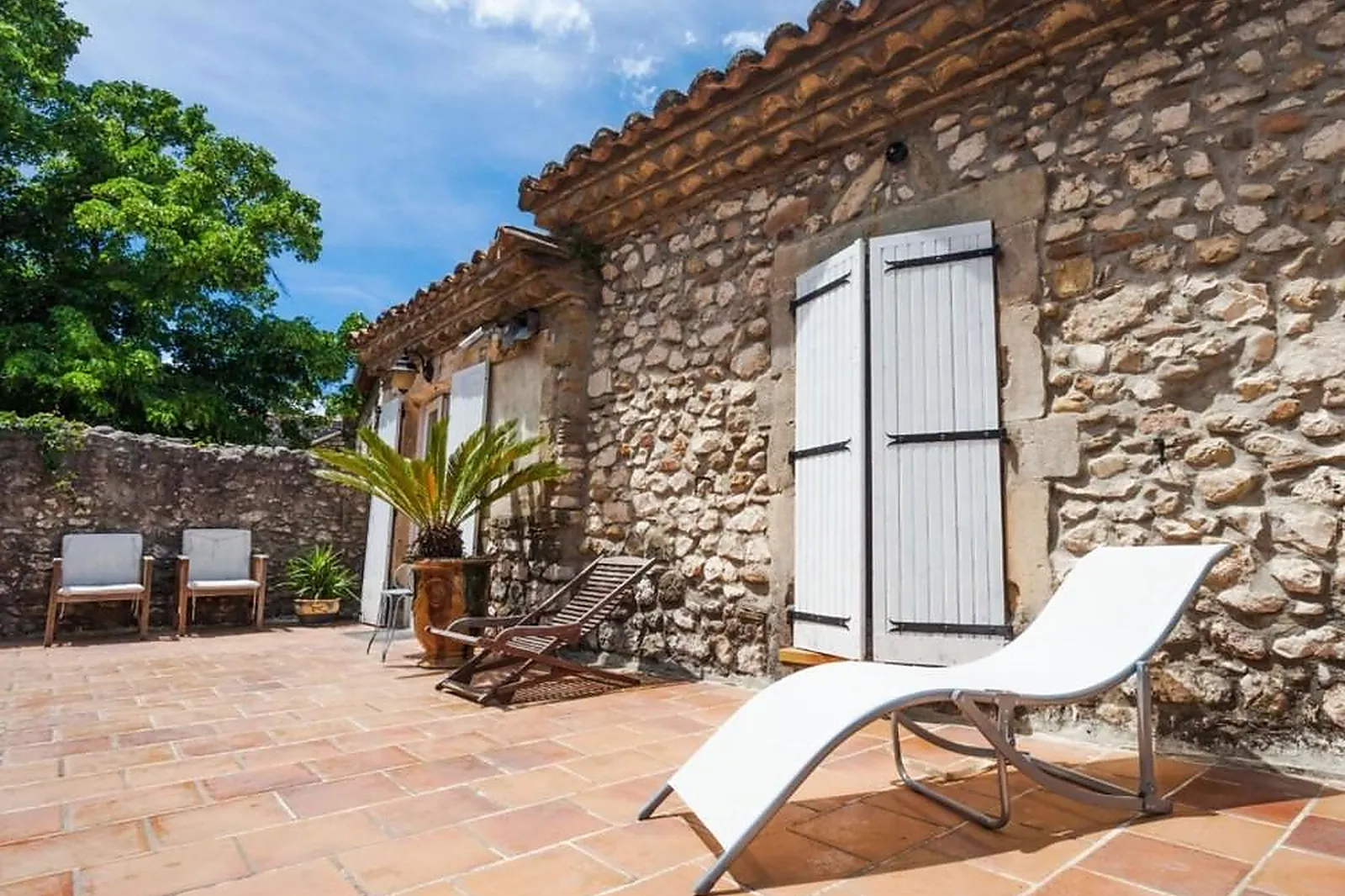 Lieux événementiels, LL&RSQUO;ESQUIELLE