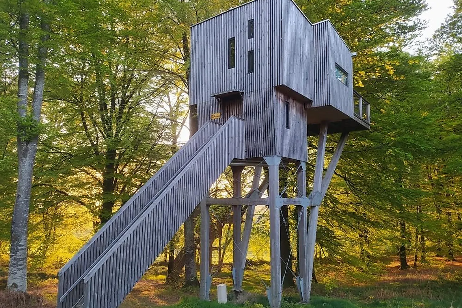 Lieux événementiels, LL&RSQUO;ETAPE EN FORÊT