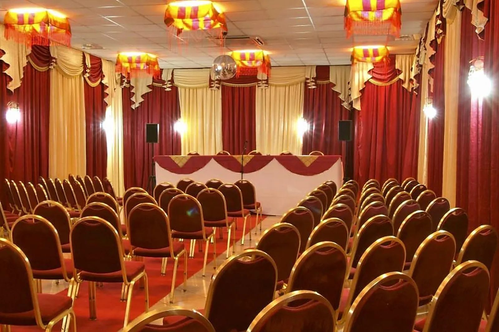 Lieux événementiels, LL&RSQUO;ETOILE DL&RSQUO;OR