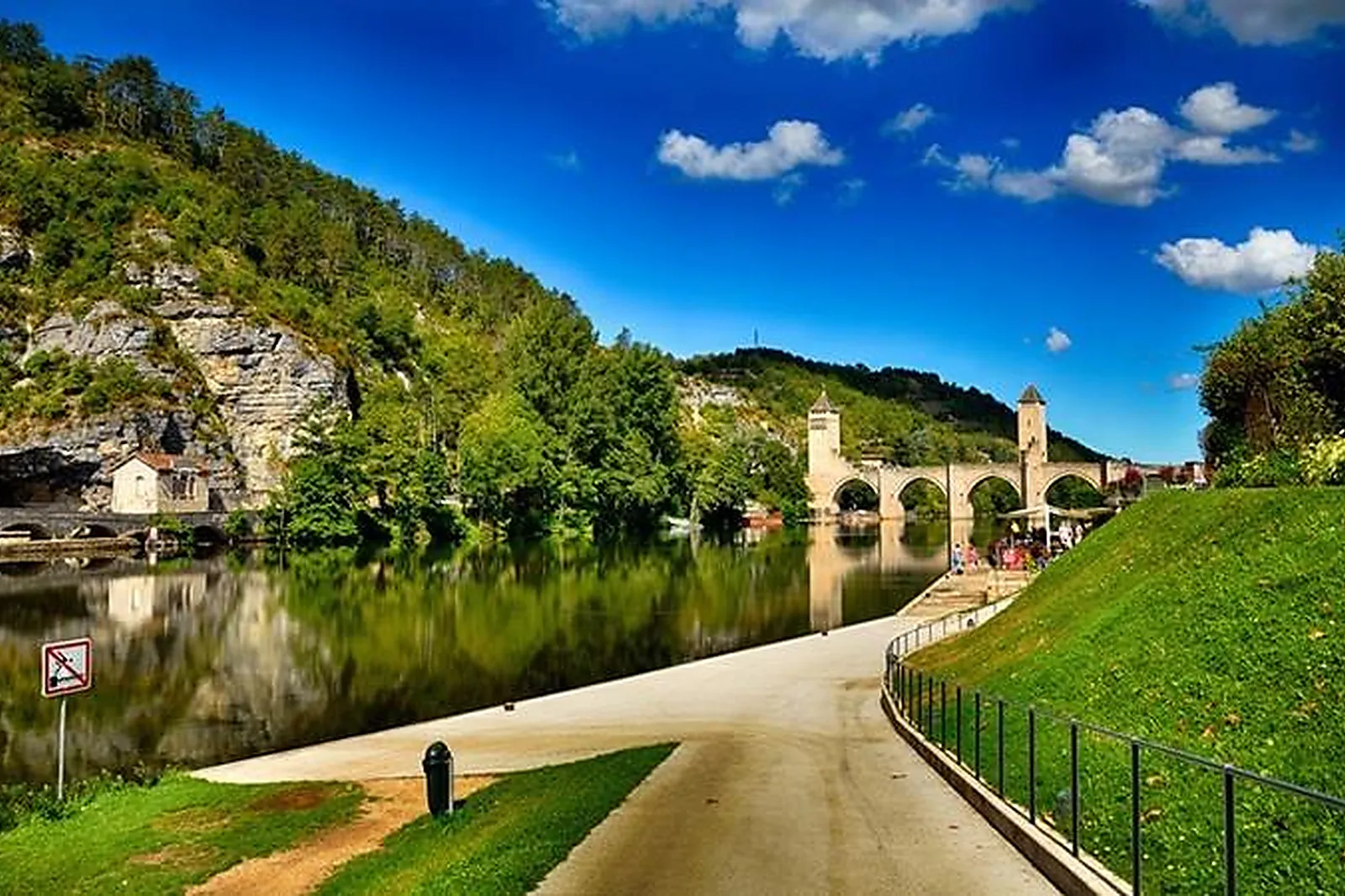 Lieux événementiels, LL&RSQUO;EVASION