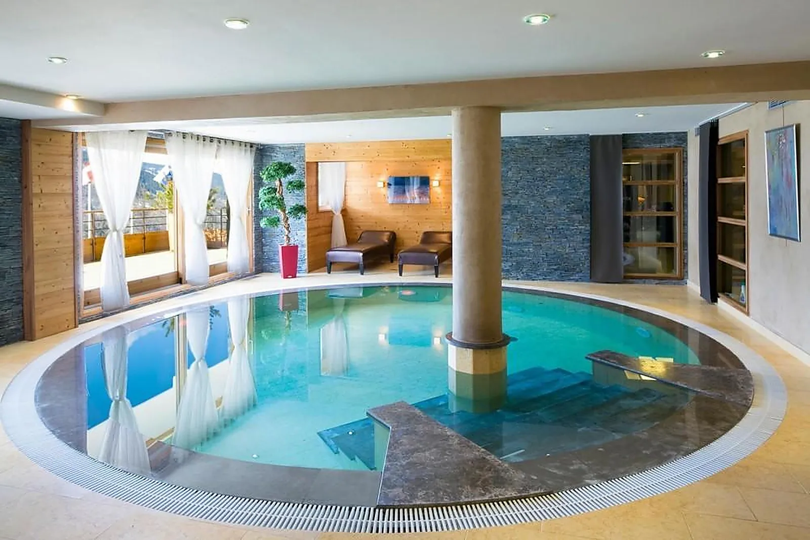 Lieux événementiels, LL&RSQUO;HÉLIOS HÔTEL ET SPA