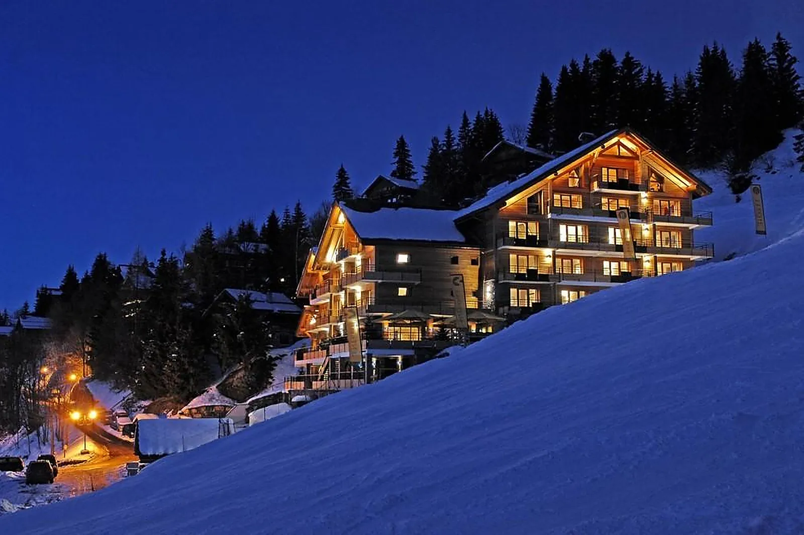 Lieux événementiels, LL&RSQUO;HÉLIOS HÔTEL ET SPA