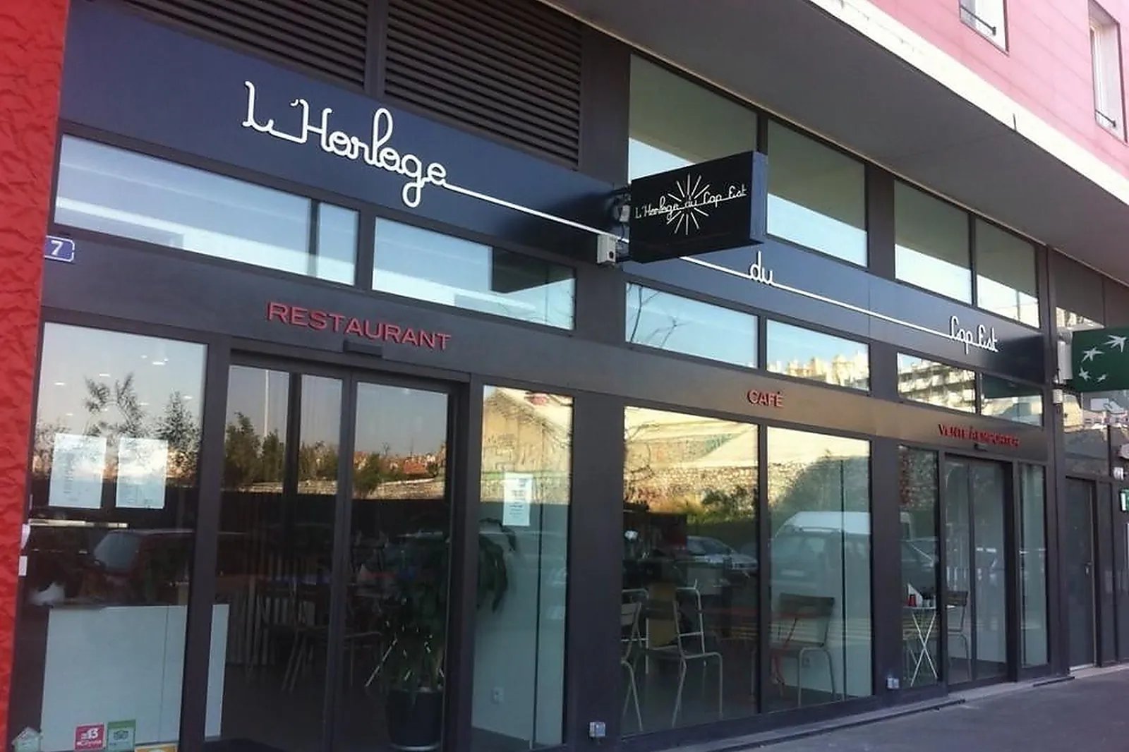 Lieux événementiels, LL&RSQUO;HORLOGE DU CAP EST