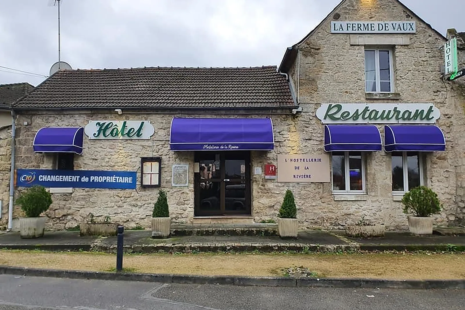 Lieux événementiels, LL&RSQUO;HOSTELLERIE DE LA RIVIÈRE