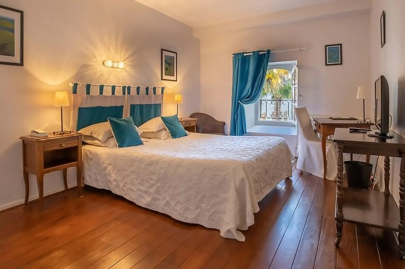 Lieux événementiels, LL&RSQUO;HOSTELLERIE DES CÈDRES