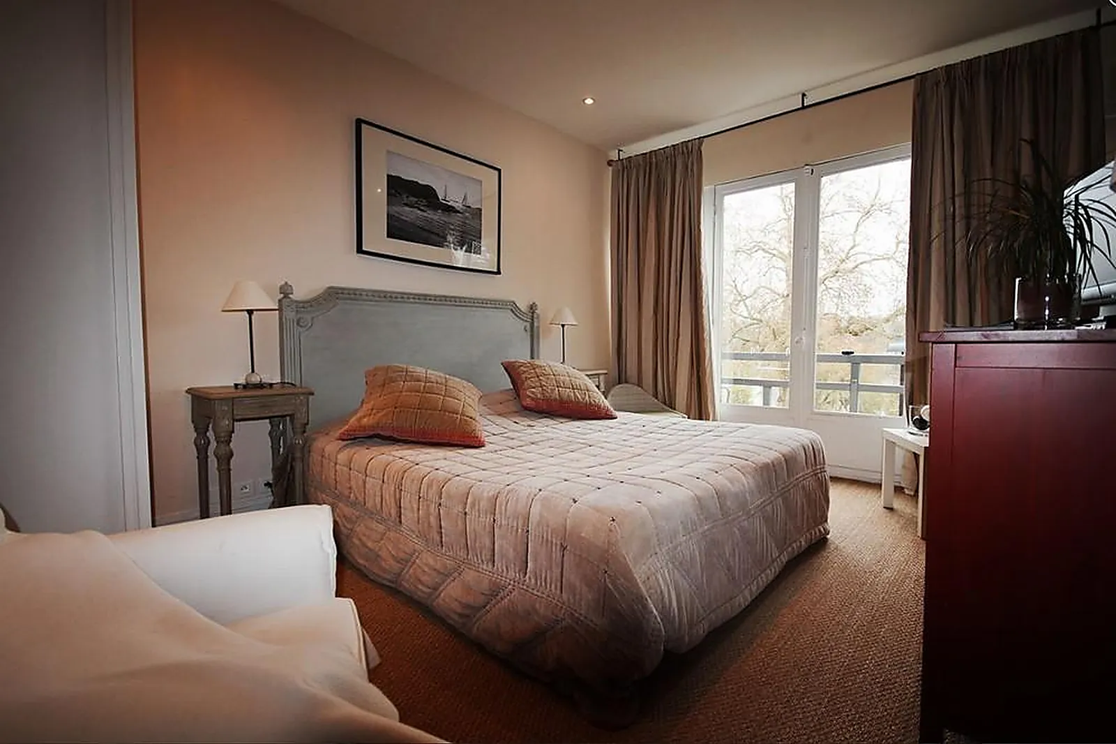 Lieux événementiels, LL&RSQUO;HOSTELLERIE DU COUNTRY CLUB