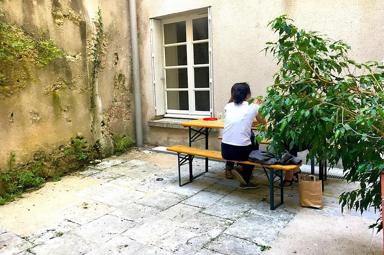 Lieux événementiels, LL&RSQUO;HÔTE BUREAU