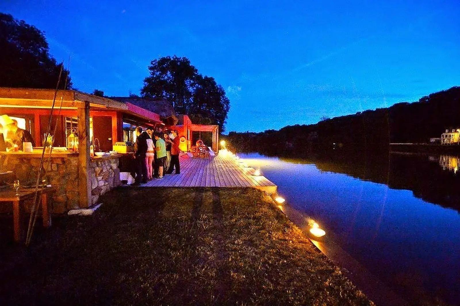Lieux événementiels, LL&RSQUO;ILE AUX TRUITES