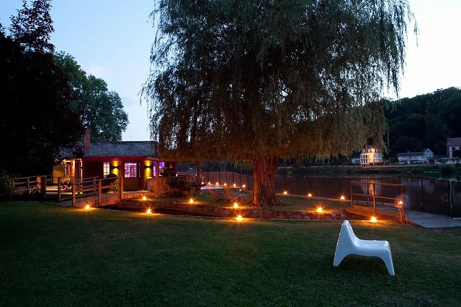 Lieux événementiels, LL&RSQUO;ILE AUX TRUITES