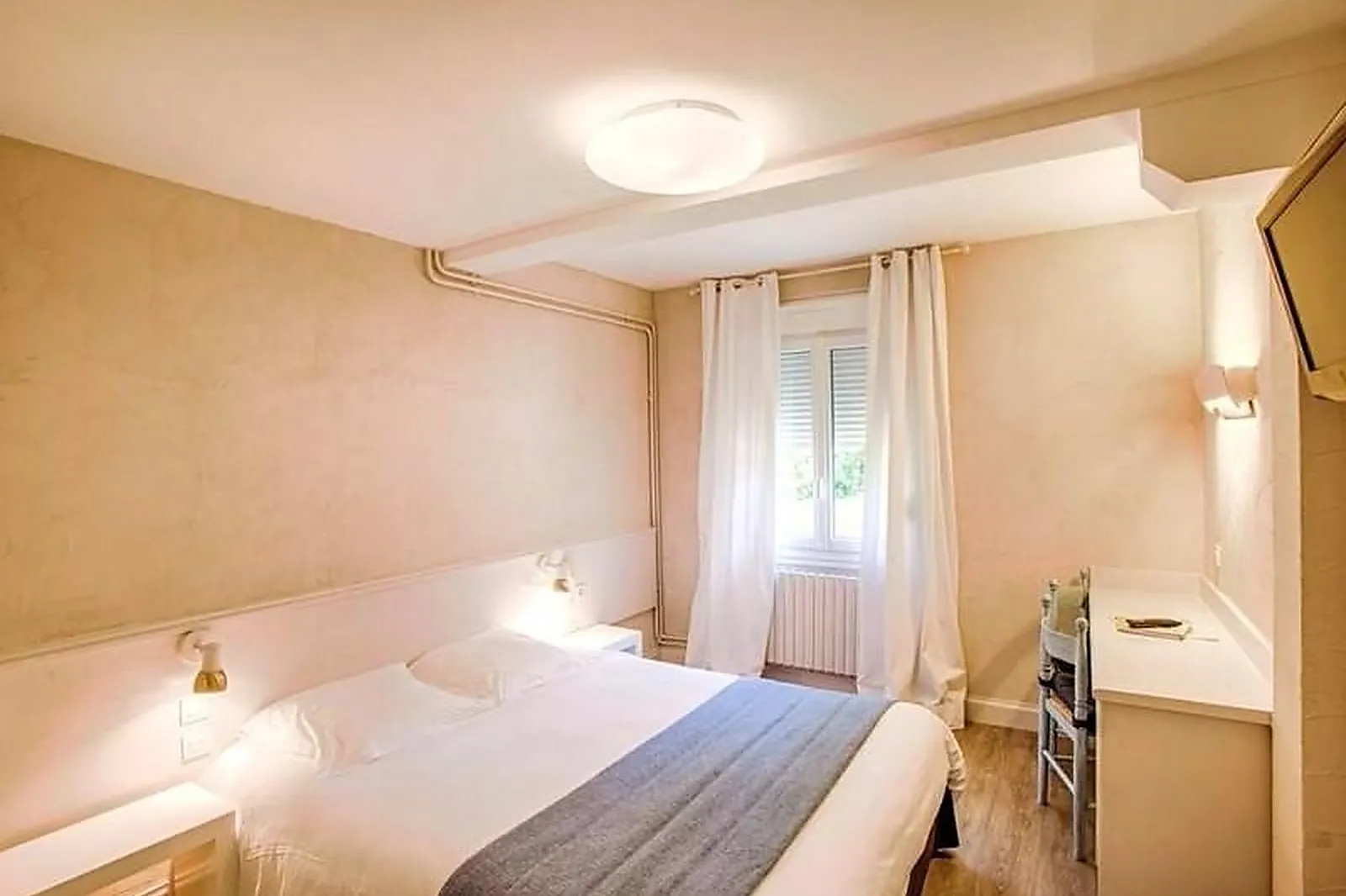 Lieux événementiels, L'ILE DE SÉES