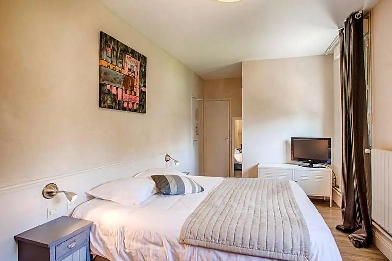 Lieux événementiels, L'ILE DE SÉES