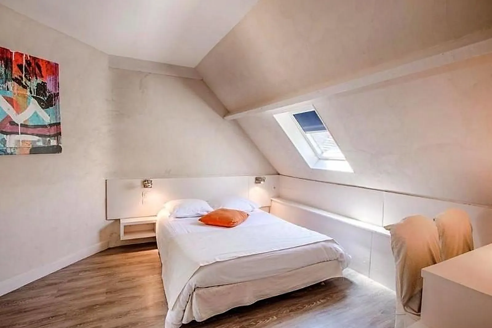 Lieux événementiels, L'ILE DE SÉES