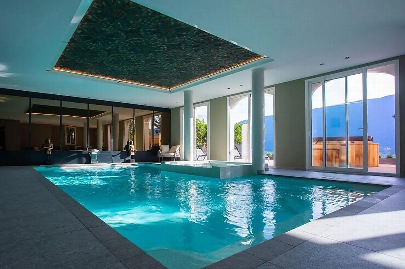 Lieux événementiels, L'INCOMPARABLE