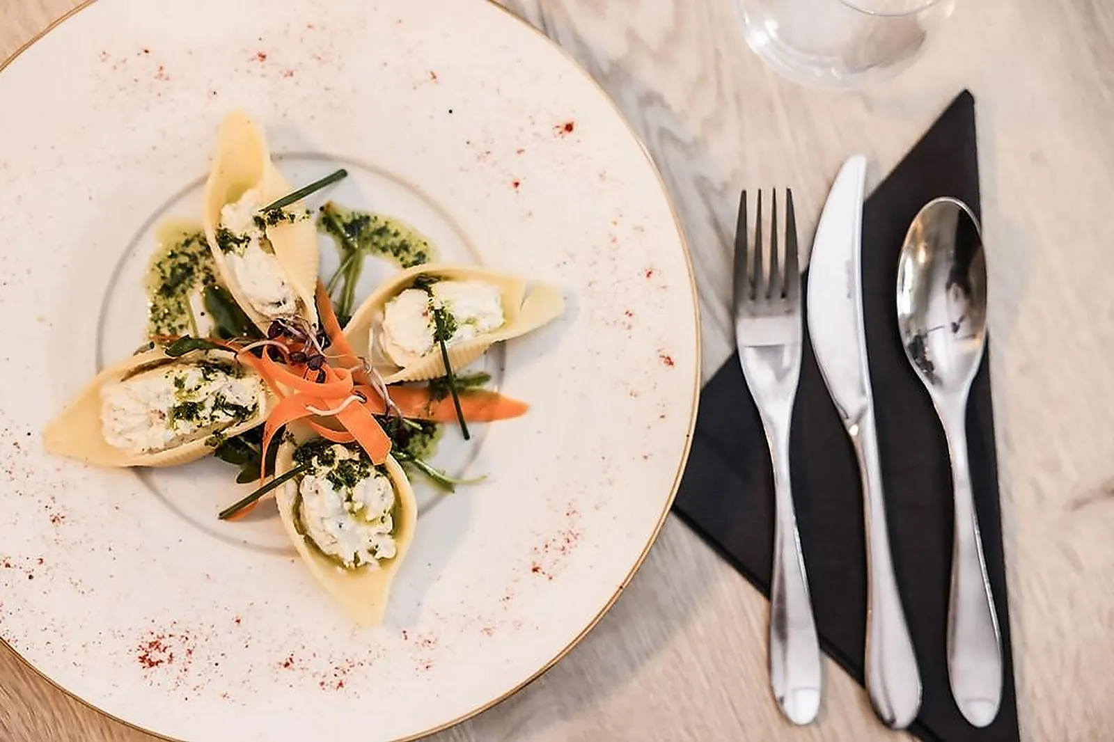 Lieux événementiels, LL&RSQUO;INITIAL