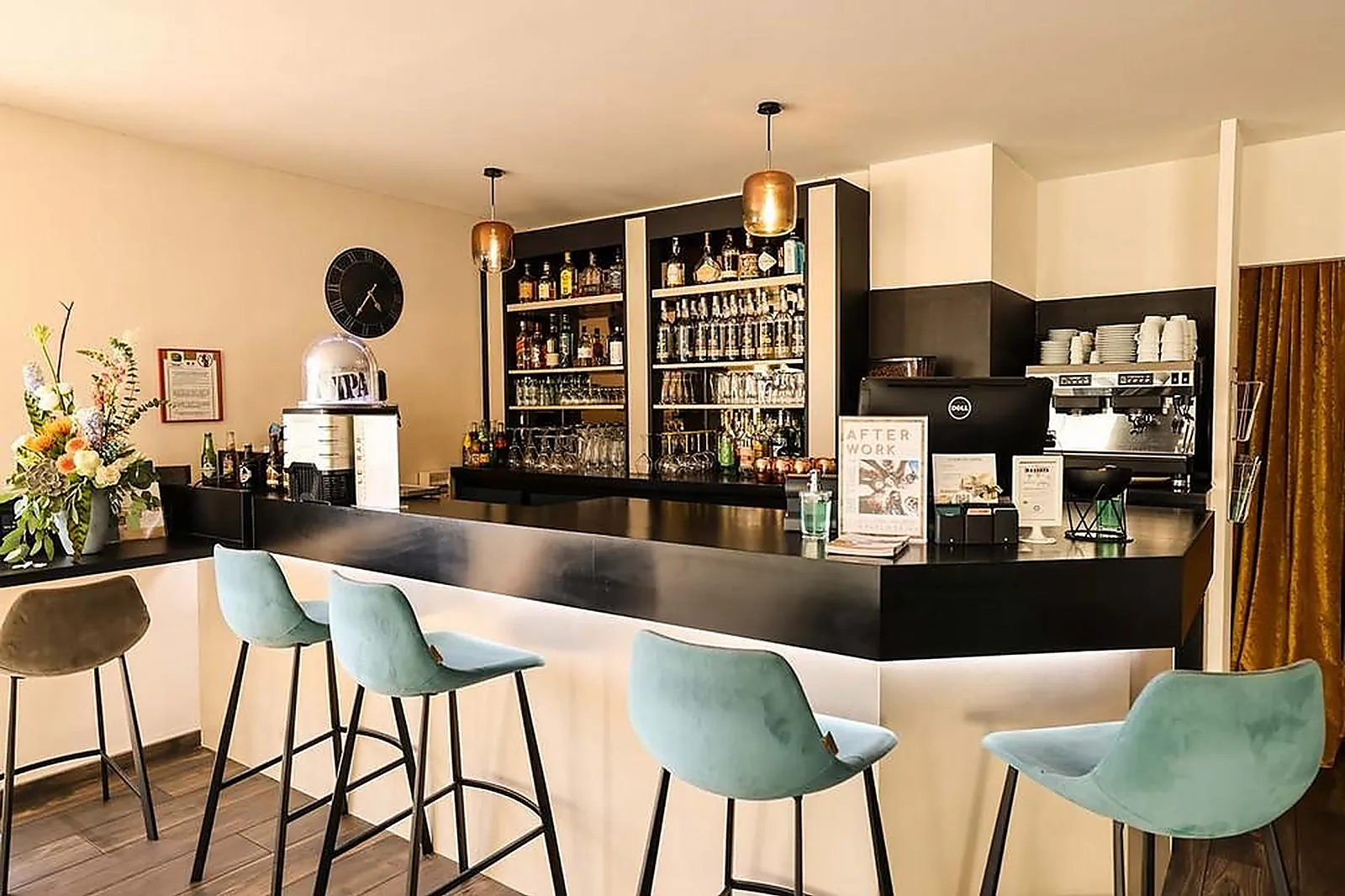 Lieux événementiels, LL&RSQUO;INITIAL